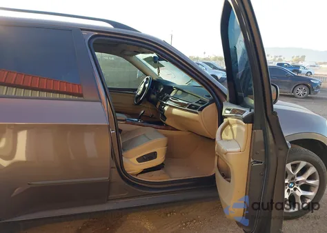 2011 BMW X5 xDrive35I/xDrive35I Premium/xDrive35I Sport Activity z USA, uszkodzony, nr VIN 5UXZV4C58BL410228